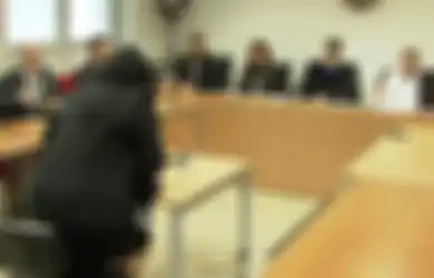 Nafsu Birahi Sang Suami Begitu Membucah Padahal Sudah Berusia 73 Tahun, Wanita Ini Tak Kuat Layani Hasrat hingga Tanpa Sengaja Membunuhnya dengan Cara Tak Terduga 