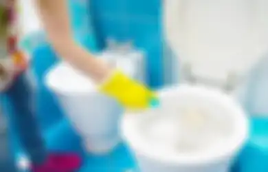 6 Cara Mudah Membersihkan Noda Bandel di Toilet Dengan Bahan HCL