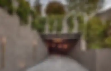Nekat Bangun Rumah di Bawah Tanah Agar Tak Bayar Pajak, Isi Hunian di  Los Angeles Ini Bikin Melongo, Ada Gudang Anggurnya!