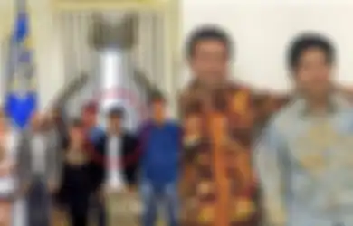 Misteri Tabung Gas Bertuliskan 'He' yang Tersambung ke Plastik di Wajah Eril Dardak