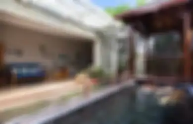 Bikin Adem dan Rindang, Berikut Inspirasi Gazebo dan Kolam Ikan di Rumah Mungil