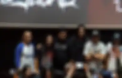 Salut! Ini Kisah Perjalanan Tur Eropa dari DeadSquad dan BurgerKIll 