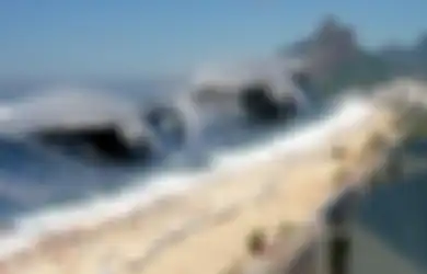 Ini Bedanya Tsunami dengan Gelombang Tinggi di Pantai