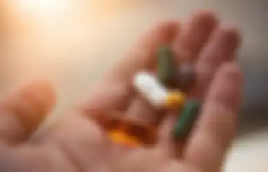 Duh, Terlalu Banyak Minum Vitamin Enggak Baik! Gini Dampaknya!