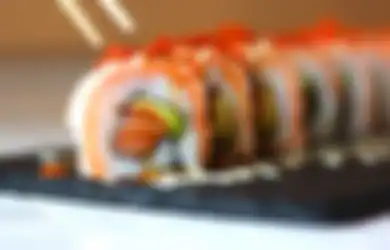 5 Bahaya Terlalu Sering Makan Sushi, Salah Satunya Keracunan Merkuri!