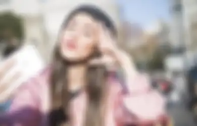 Seberapa Sering Anda Unggah Foto Diri? Menurut Penelitian, Orang yang Sering Unggah Selfie Cenderung Dipandang Kurang Sukses