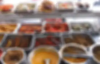 Awas Restoran Berpenglaris! Waspadai 4 Tanda Ini Jika Tak Mau Makan Bekas Jilatan Jin dan Celupan Celana Dalam