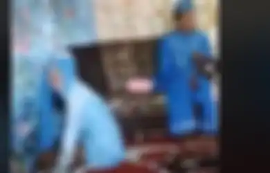 Tak Sudi Dijodohkan dengan Pria Pilihan Orang Tuanya, Pengantin Wanita Ini Berlutut Sambil Menangis Tersedu-sedu Minta Pulang 