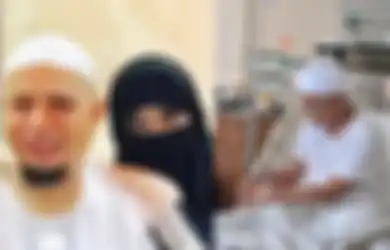 Kisah Mengharukan Istri Kedua Ustaz Arifin Ilham Bergantian Menjaga Suami dengan Istri Pertama di Rumah Sakit