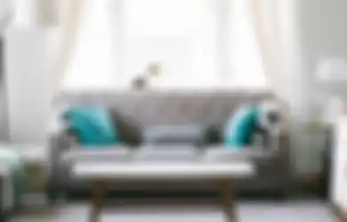 Tak Perlu Panggil Tukang Cuci, Begini Tips Anti Gagal Bersihkan Noda Tinta pada Sofa