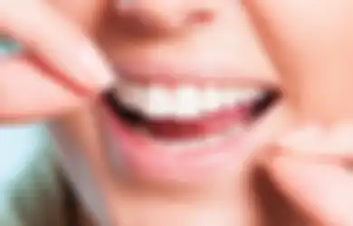 Sering Gunakan Benang Gigi? Ini Tips Agar Flossing Gigi Lebih Baik