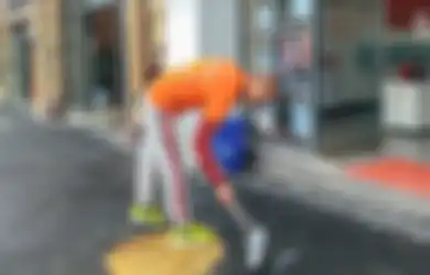 Sehari-hari Mengais Sampah di Jalanan dari Pagi Sampai Sore, Siapa Sangka Pria Ini Adalah Seorang Milyader! Anak dan Istrinya Awalnya Malu Hingga Hal Ini Terjadi