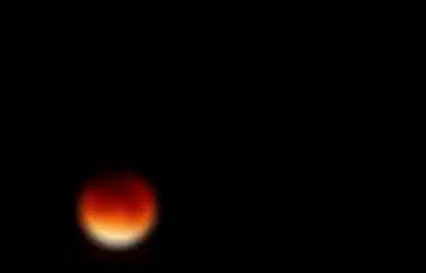 Cara Unik Menikmati Gerhana Bulan. Berikut Ini Hasil Jepretan Netizen