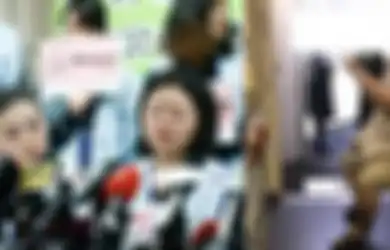 Miris, Seorang Pramugari Mengalami Trauma Akibat Dipaksa Menceboki Pria di Dalam Pesawat