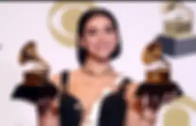 Dua Lipa Lebih Suka Nulis Lirik di Notebook, Sekarang Punya 97 Calon Lagu