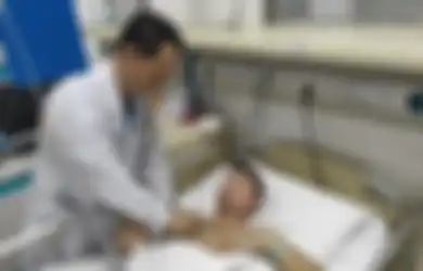 Main Ponsel Sambil Begadang, Remaja 19 Tahun Ini Divonis Alami Penyakit Menyeramkan hingga Terpaksa Lakukan Hal Ini 