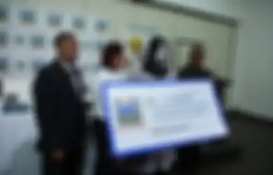 Menang Lotre Rp16 Miliar, Pria Ini Terima Hadiah dengan Gunakan Topeng Hantu, Mengapa?
