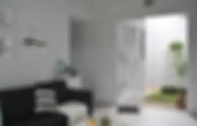 Inspirasi Desain Rumah Mungil Tipe 65, Tampak Luas dengan Konsep Monokrom