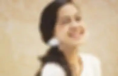 5 OOTD Asila Maisa, Anak Ramzi Buat Tampil Kece Pakai Kaos Putih!