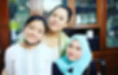 Ariel Noah Dituntut Tanggung Jawab Setelah Ketahuan Hamili di Luar Nikah, Foto Sarah Amalia Kepergok Khianati Sang Mantan Suami Beredar Hingga Maki-maki Awak Media: 'Anda Semua Belum Puas?'