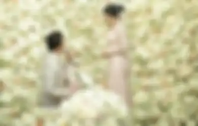 Mulai Unjuk Kemesraan, Beredar Foto Syahrini dan Reino Barack Saling Tatap Tempelkan Hidung di Instagram!