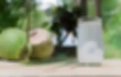 Wanita Ini Rutin Minum Air Kelapa Setiap Hari, Inilah Hal Tak Terduga yang Terjadi pada Tubuhnya
