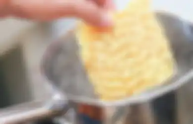 Begini Cara Memasak Mie Instan Agar Kandungan MSG nya Berkurang, Nggak Perlu Merasa Bersalah Pada Kesehatan