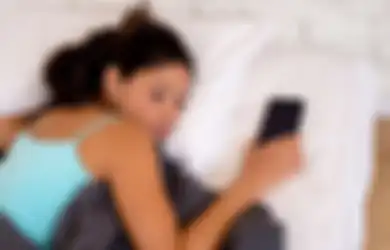 Sering Bawa Ponsel Saat Tidur? Awas, Ini 3 Masalah Kesehatan yang Bisa Kita Alami
