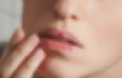 4 Tips Simpel Bikin Bibir Kering Pecah-pecah Jadi Lembap Maksimal