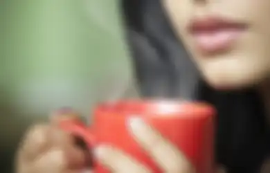 Minum Air Panas Punya Banyak Manfaat untuk Kesehatan, Bahkan Bisa Turunkan Berat Badan
