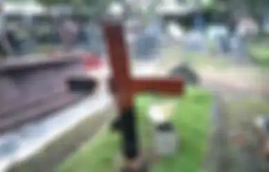Jelas-jelas Lihat Sendiri Ayah Mertuanya Sudah Dikubur, Nyali Pria Ini Langsung Ciut Saat Ditelpon Almarhum dari Alam Kubur, Ternyata Kondisi Nisan Jadi Penyebabnya