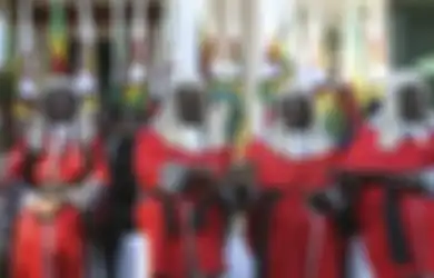 Rakyat Menderita di Tengah Krisis Ekonomi, Para Hakim Zimbabwe Justru Habiskan Uang Rp2,3 Miliar untuk Beli Wig