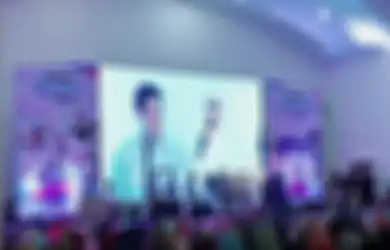 Hadir di Pengajian Artis, Penampilan Syahrini Curi Perhatian! 