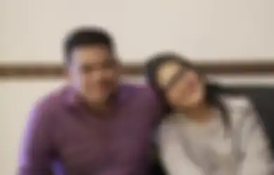 Rendah Hati Adalah Kepribadiannya, Kahiyang Ayu Tak Malu Tampil Sederhana Saat Ziarah Makam Mertua Meski Sandang Status Anak Presiden dan Istri Wali Kota Medan