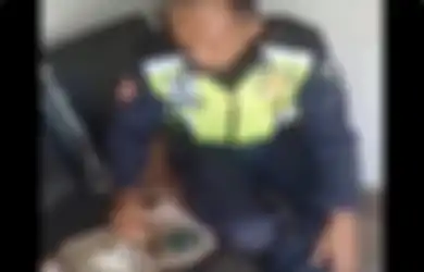VIRAL, Satpam Makan Nasi Padang Lauknya Obat Nyamuk Bakar, Alasan di Baliknya Bikin Netizen Auto Naik Darah!