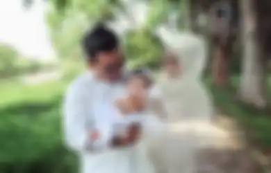  Mengejutkan, Pria Ini Berfoto Bersama 'Arwah' Sang Istri Untuk Mengabulkan Permintaannya Jelang Ajal Menjemput