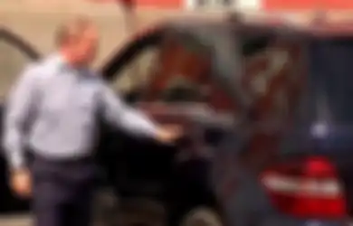 Meski Biasa Dikawal Kendaraan Lapis Baja, Putin Gemar 'Nyetir' Sendiri, Ini 10 Mobil yang Pernah Dikemudikannya
