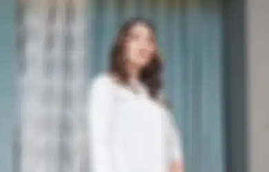 Maksud Hati Ingin Happy di  Amerika, Luna Maya Justru Harus Tertatih-tatih Gunakan Kruk, Ini yang Terjadi