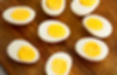 Sering Tidak Rapi, Ini Trik Mengupas Telur Rebus dengan Sempurna, Layaknya di Restoran Mewah