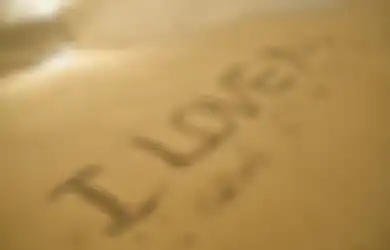 Hobi Bikin Tulisan di Pasir Pantai, Jangan Harap Bisa Melakukannya di Jepang, Bisa Kena Denda Jutaan Rupiah!