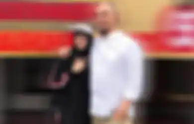 Halaman Mulan Jameela Penuh Sampah Hingga Warung Kecil di Tembok Rumah, Ahli Sebut Auranya Suram dan Datangkan Energi Buruk