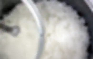 Sering Memasak Nasi Dengan Air Mendidih atau Air Biasa? Ternyata Ini Perbedaan Keduanya