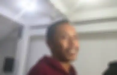 Pemain Sinetron Tukang Ojek Pengkolan Ini Masih Tinggal di Kos-kosan Usai Nikahi Wartawan, Begini Kisah Hidupnya