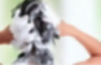 Cewek Enggak Boleh Keramas Saat Menstruasi, Mitos atau Fakta?