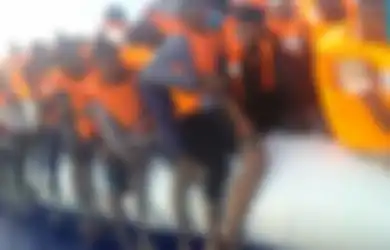 Selamatkan 1000 Imigran yang Nyaris Tenggelam di Laut, Kapten Wanita Ini Malah Terancam Penjara 20 Tahun