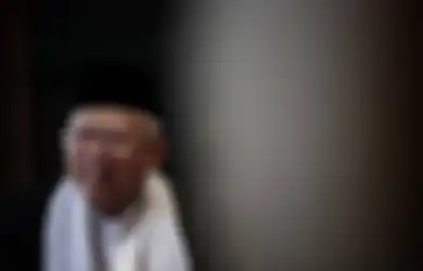 Identitas Penyebar Foto Ma'ruf Amin dengan 'Kakek Sugiono' Terkuak, Pelaku Ternyata Pengurus MUI Tanjung Balai, Jubir Wapres Minta Posisi Usut Motifnya