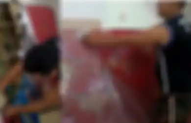 Apes! Niat Hati Beli Spring Bed Baru di Penjual Keliling, Pasangan Suami Istri Ini Sangat Terkejut Usai Membongkarnya, Isinya Sungguh Mencengangkan