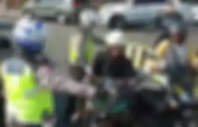 Naas, Sosialisasikan Corona Ke Mahasiswa, Polisi ini Justru Dicaci Maki Habis-Habisan, Pelaku Selanjutnya Mengaku Seperti Ini