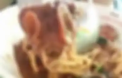 Viral Video Pemotor Makan Mie Ayam Tikus, Baru Ketahuan Setelah Mie Hampir Habis