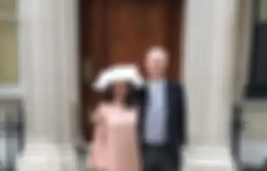 Pose Narik Becak Ala Cucu Soekarno Jadi Sorotan, Intip Pesona Putra Kartika Sari Dewi Soekarno yang Berparas Bule Tampan, Terungkap Silsilah Keturunannya yang Bikin Melongo!